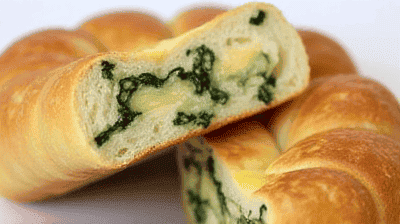 Cheesy Spinach & Artichoke Stuffed Bread – The Ultimate Pull-Apart Party Appetizer!