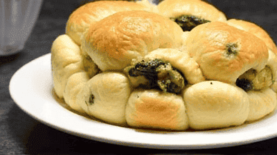 Cheesy Spinach & Artichoke Stuffed Bread – The Ultimate Pull-Apart Party Appetizer!